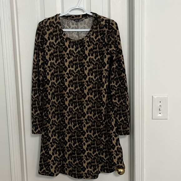 Dress - Picture 4 of 5